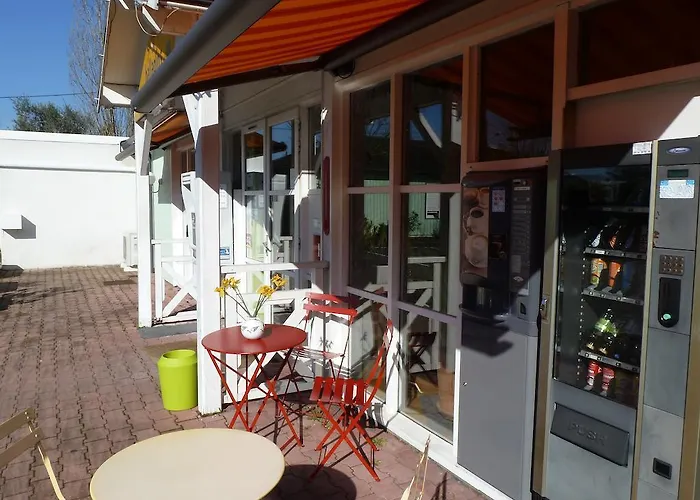 Initial By Balladins Bordeaux / 2* 에이진느