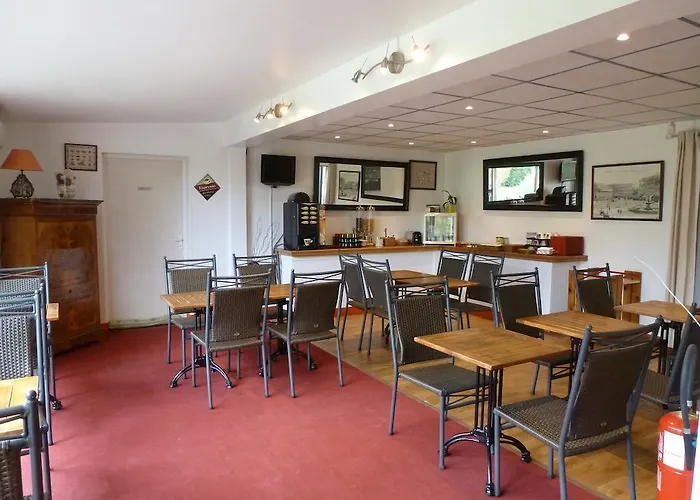 Initial By Balladins Bordeaux / 2* 에이진느