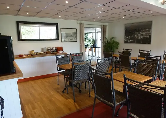 Initial By Balladins Bordeaux / 호텔