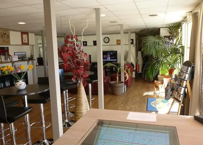 Initial By Balladins Bordeaux / 호텔 에이진느