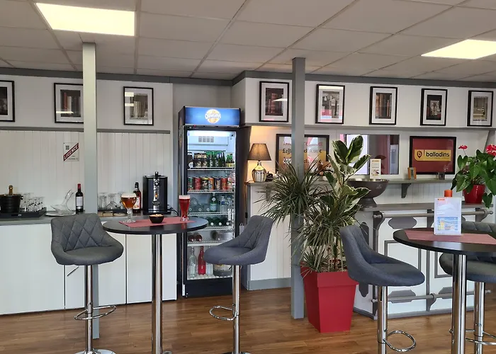 Initial By Balladins Bordeaux / 에이진느