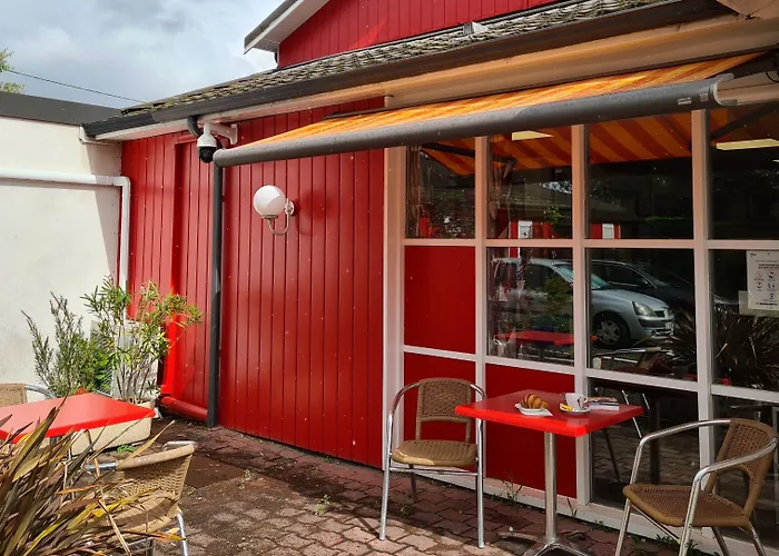 Initial By Balladins Bordeaux / 2* 에이진느