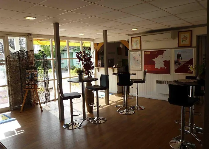 Initial By Balladins Bordeaux / 에이진느