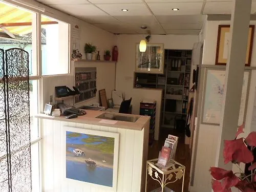 Initial By Balladins Bordeaux / 호텔 2*