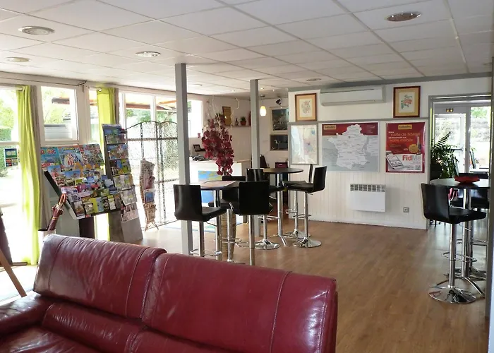 Initial By Balladins Bordeaux / 에이진느