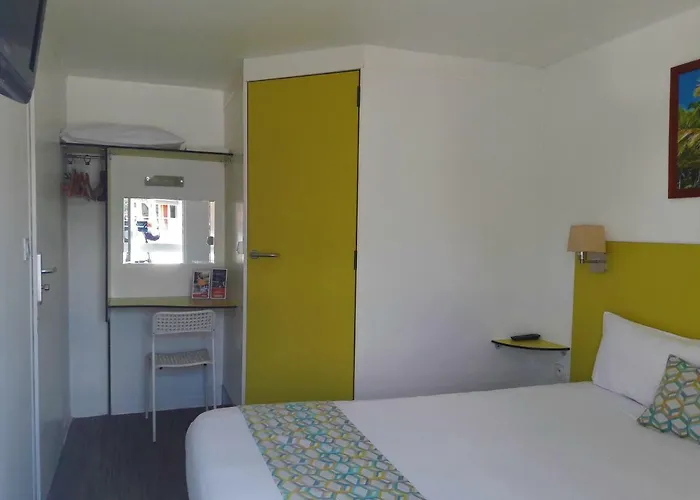 Initial By Balladins Bordeaux / 2*